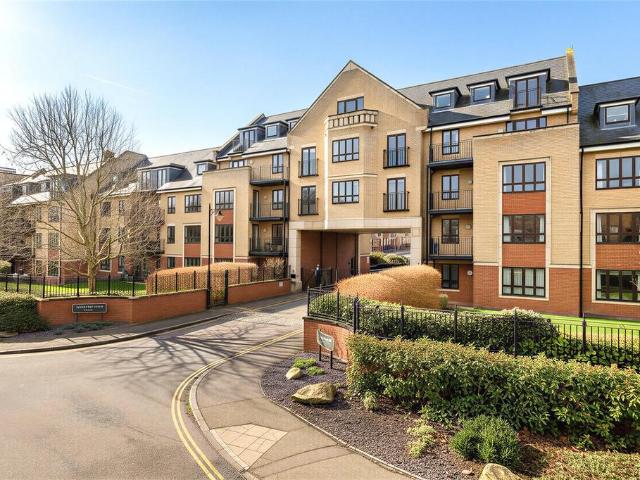Flat for sale in Chesterton, Arbury