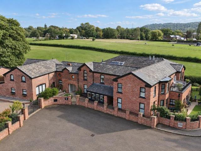 Flat for sale in Great Warford
