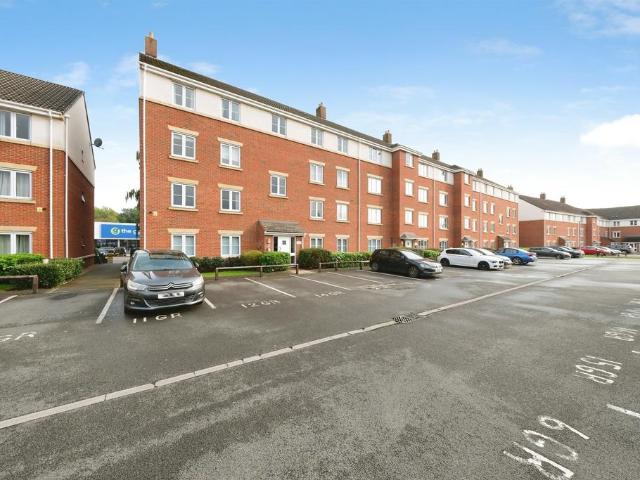 Flat for sale in Birdholme, Chesterfield