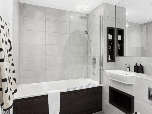 Flat for sale in London Borough of Barking and Dagenham, Greater London