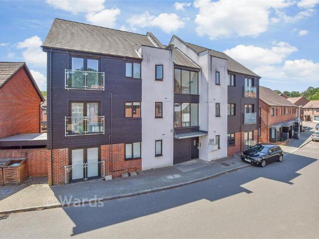 Flat for sale in Leybourne, Bourne Vale