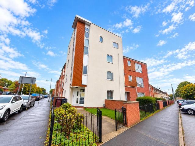 Flat for sale in Ardwick, Manchester