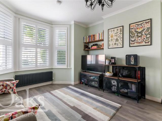 Flat for sale in London Borough of Croydon, Norbury