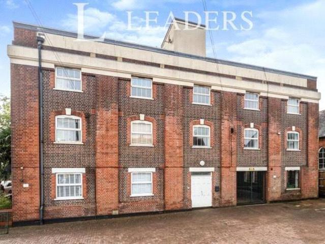 Flat for sale in Sandown Park, Kent
