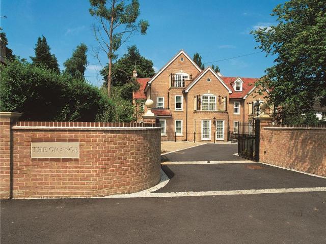 Flat for sale in Arbury, Cambridgeshire