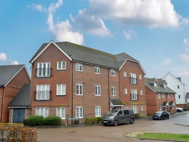 Flat for sale in Greenfields, Red Hill