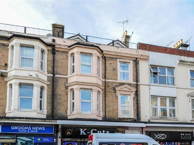 Flat for sale in Lansdowne, Springbourne
