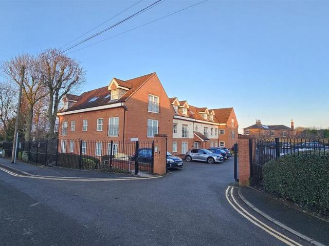 Flat for sale in Barton In Fabis, East Midlands