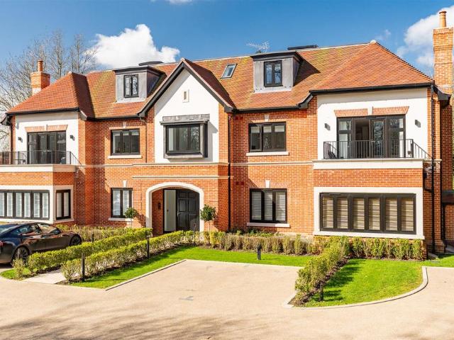 Flat for sale in Welwyn, Fretherne