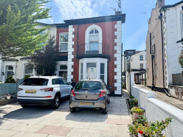 Flat for sale in Southport, Sefton