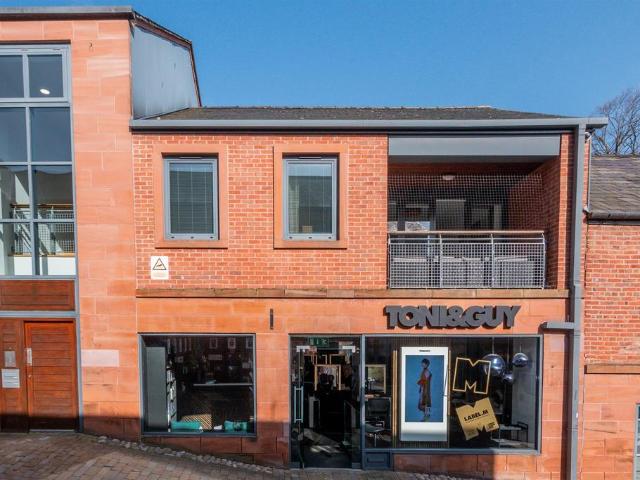 Flat for sale in Knutsford
