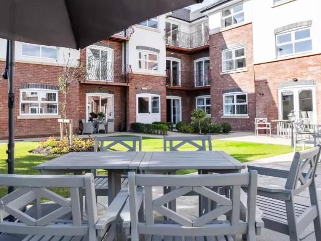 Flat for sale in Handforth
