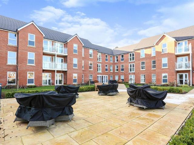 Flat for sale in Brentingby, Leicestershire