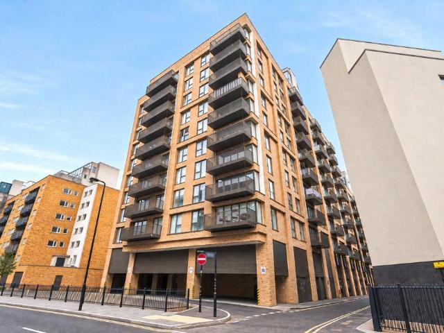 Flat for sale in London Borough of Ealing, Hanwell