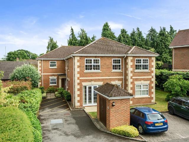 Flat for sale in Wokingham, Isle Of Man