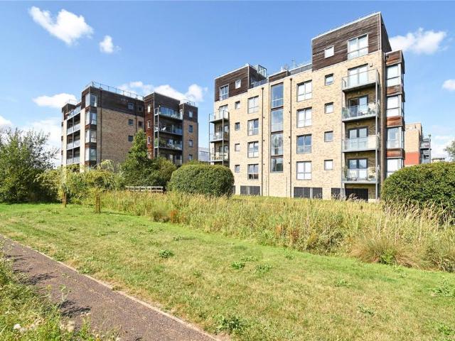 Flat for sale in Chesterton, Arbury