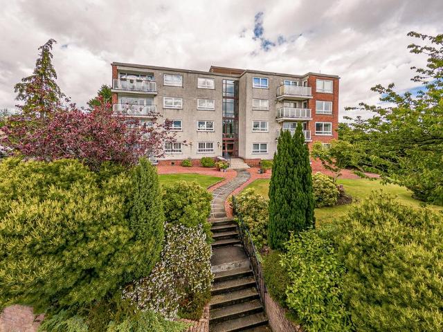 Flat for sale in Dumbreck, Scotland
