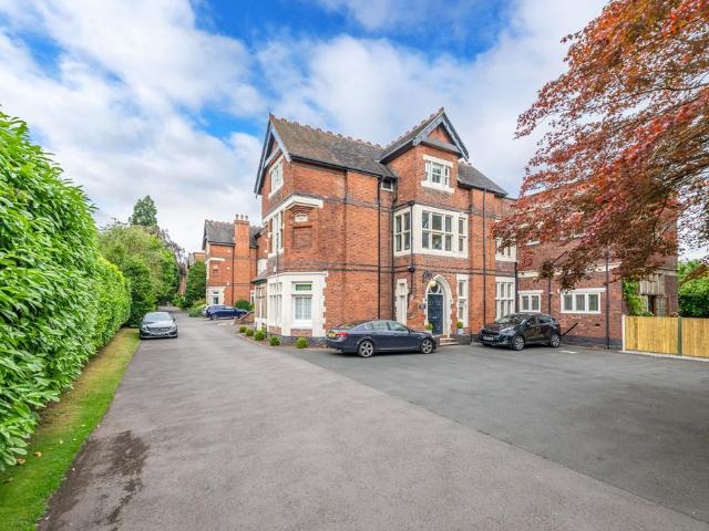 Flat for sale in Tettenhall, West Midlands