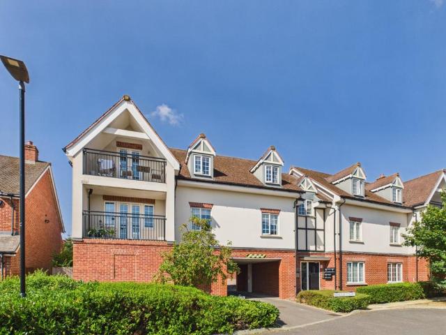Flat for sale in Chalfont St. Peter, Denham
