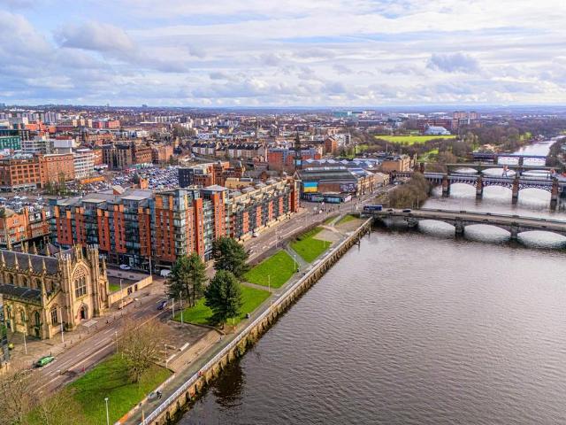Flat for sale in Merchant City, Scotland