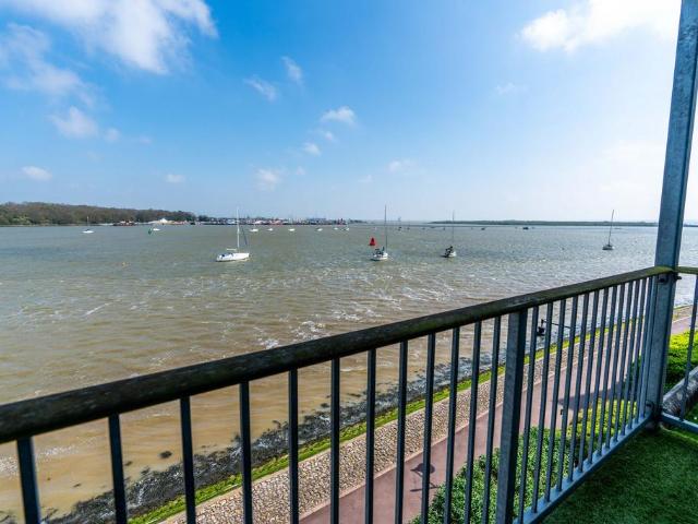 Flat for sale in St. Marys Island, Gillingham