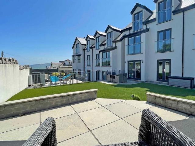 Flat for sale in Llanfair-Mathafarn-Eithaf, Benllech