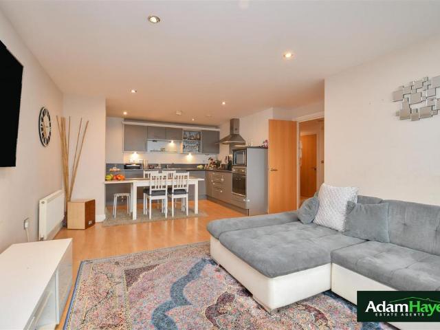 Flat for sale in North Finchley, Isle Of Man