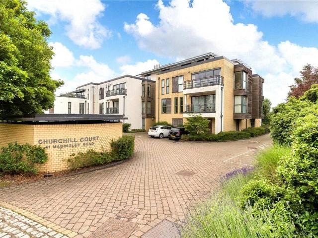Flat for sale in Arbury, Cambridgeshire