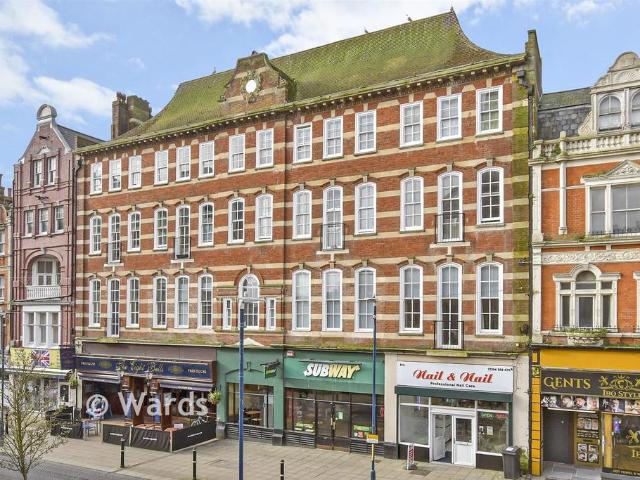 Flat for sale in Clarendon, Ash