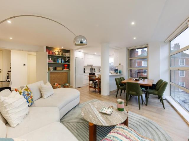 Flat for sale in Belgravia, Greater London