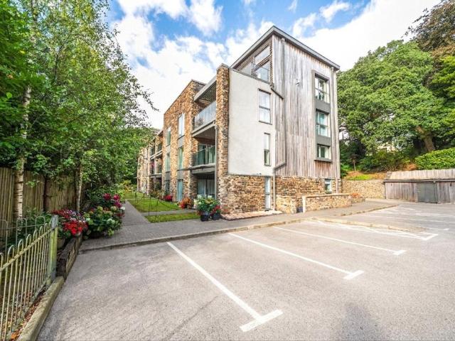 Flat for sale in Trelander, Penweathers