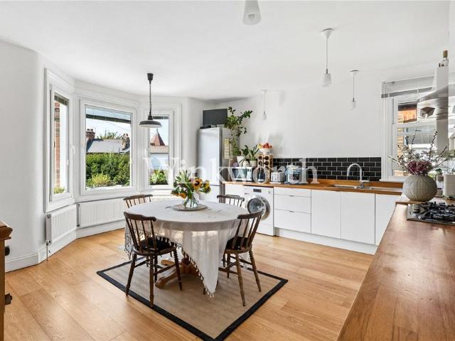 Flat for sale in Noel Park, Harringay
