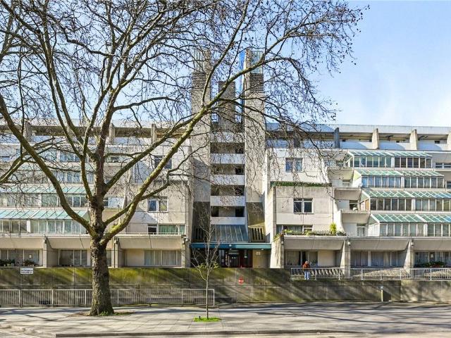 Flat for sale in King's Cross, Greater London