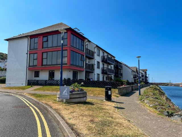 Flat for sale in Waun Fawr, Wales
