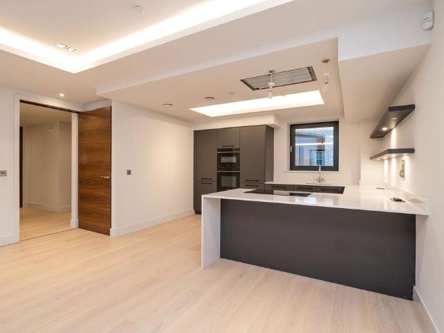 Flat for sale in Haymarket, Scotland