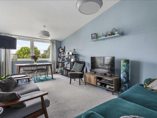 Flat for sale in Hammersmith, Greater London