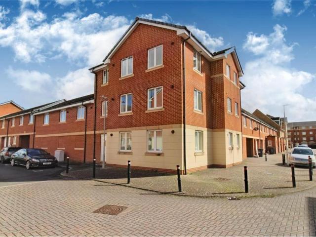 Flat for sale in Churchward, Rodbourne