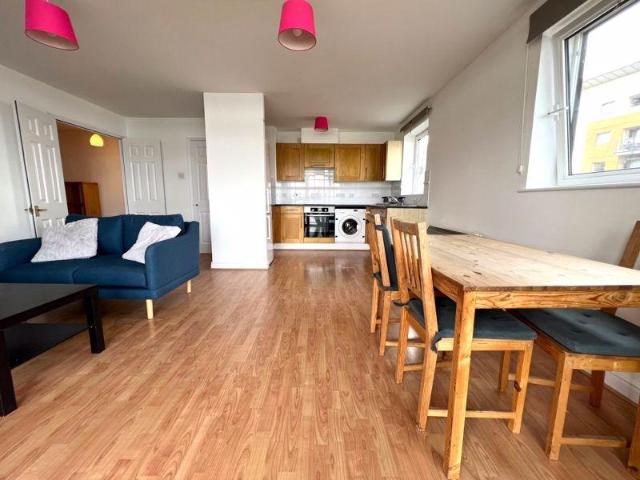 Flat for sale in Reach, Greater London