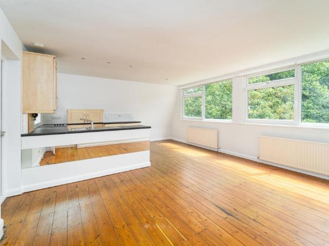 Flat for sale in Shepherd's Hill, Muswell Hill