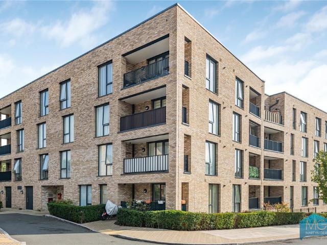 Flat for sale in Dollis Valley Estate, Greater London