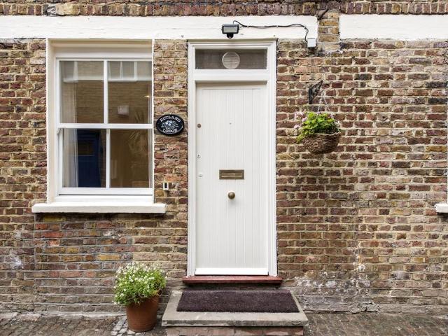 Flat for sale in Maida Vale, Greater London