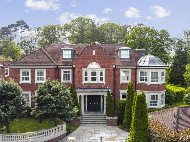 Flat for sale in Blackhills, Surrey