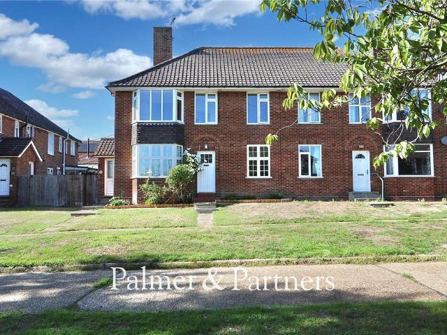 Flat for sale in Shotley, Chelmondiston