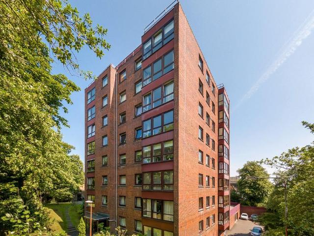 Flat for sale in Kelvinside, Scotland