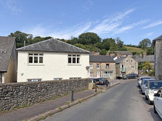 Flat for sale in Budlake, Devon