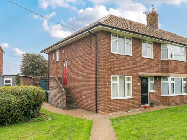 Flat for sale in Barrowby, South Kesteven