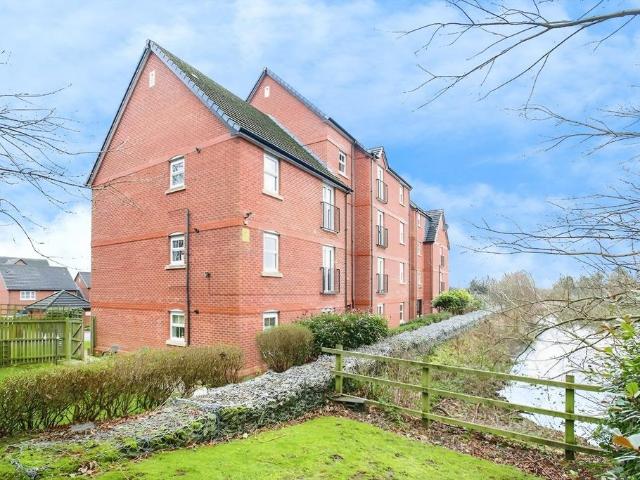 Flat for sale in Hazel Grove, Greater Manchester