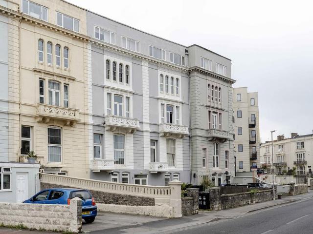 Flat for sale in Cliftonville, Weston-super-Mare