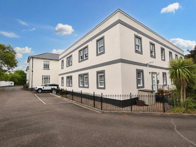 Flat for sale in Watergate, Devon