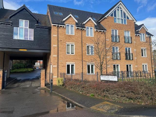 Flat for sale in Oadby, Leicestershire